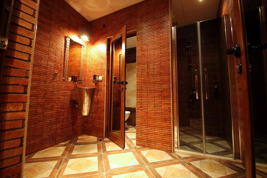 Discret Hotel & Restaurant Władaja Zewnętrze zdjęcie